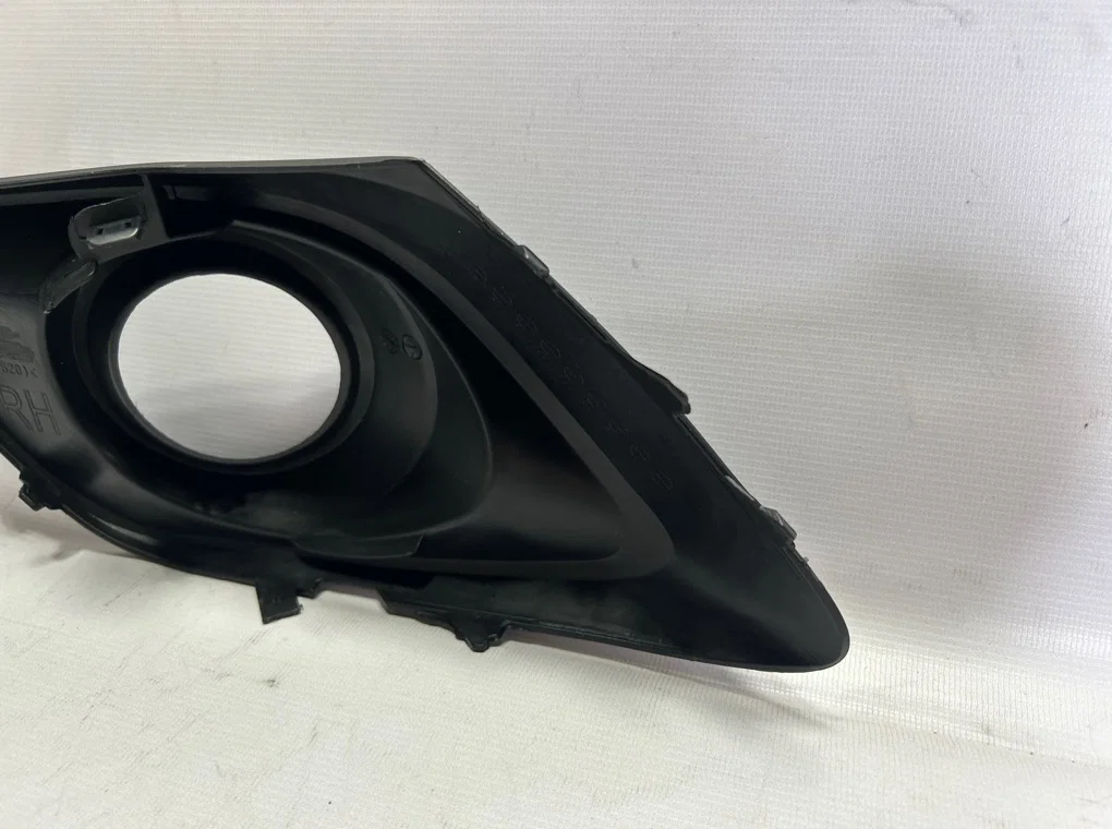 Рамка противотуманной фары правой Mazda 3 BM - миниатюра 6