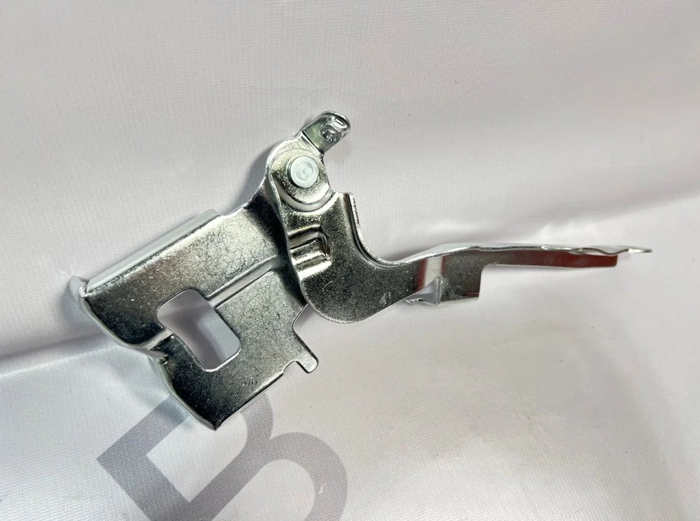 Петля капота левая Hyundai ix35 / Tucson 2010-2015 - миниатюра 7