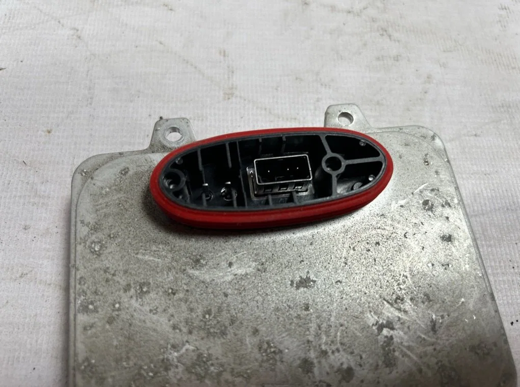 Блок ксенона Volkswagen Tiguan 2007-2011 - миниатюра 6
