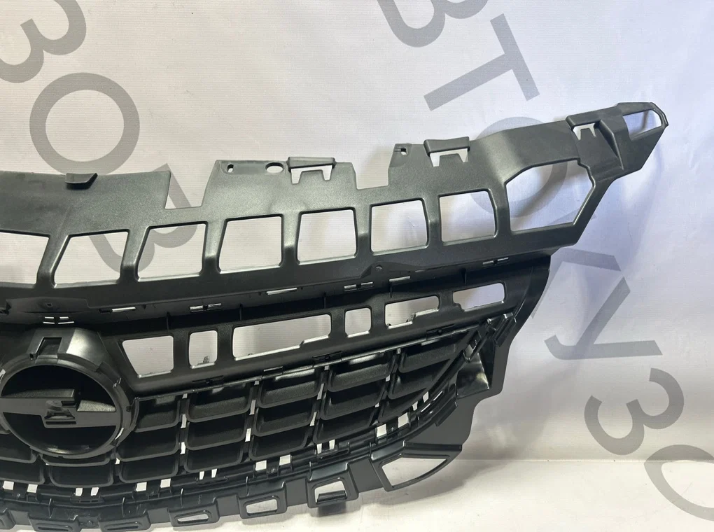 Решетка радиатора Opel Astra J 2009-2013 - миниатюра 5