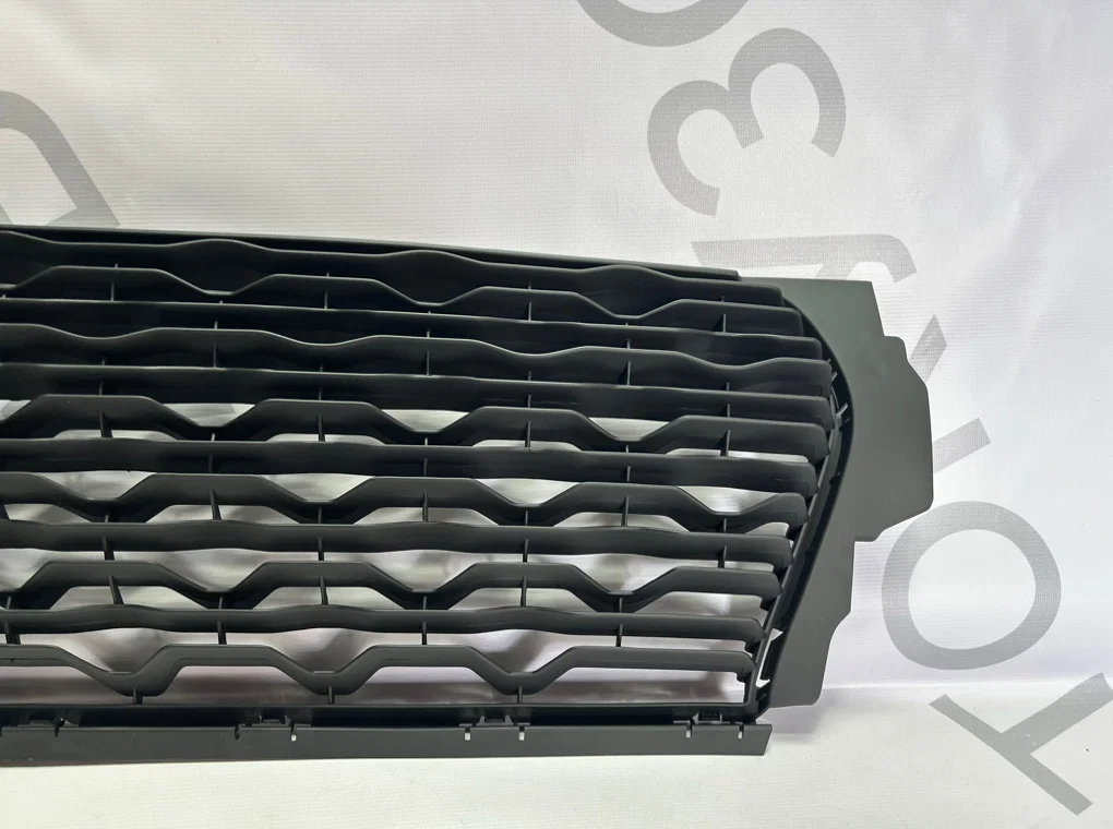 Решетка в бампер центральная Renault Duster 2 - миниатюра 5