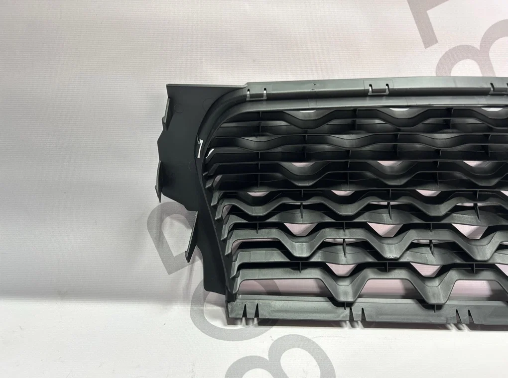 Решетка в бампер центральная Renault Duster 2 - миниатюра 7