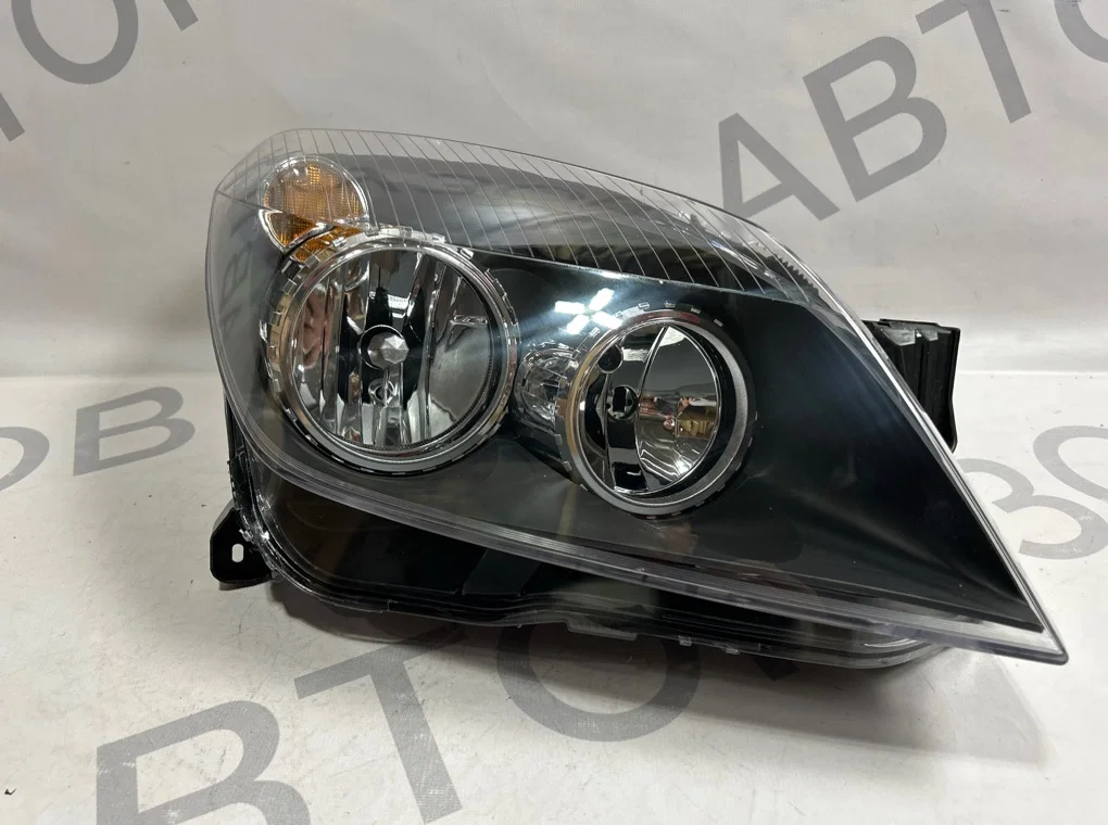 Фара правая Opel Astra H 2004-2015 - изображение 1