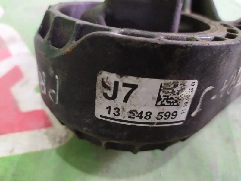 Опора двигателя передняя Opel Astra J 2009- - миниатюра 5