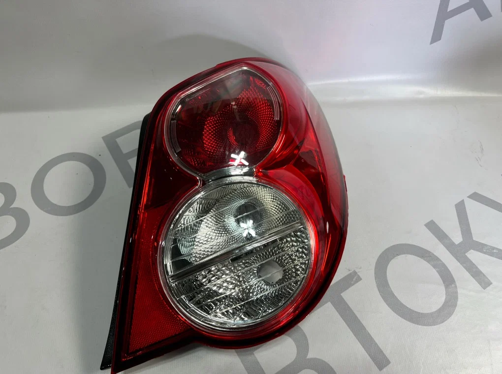 Фонарь задний правый Chevrolet Aveo 2 2011-2015 - миниатюра 2