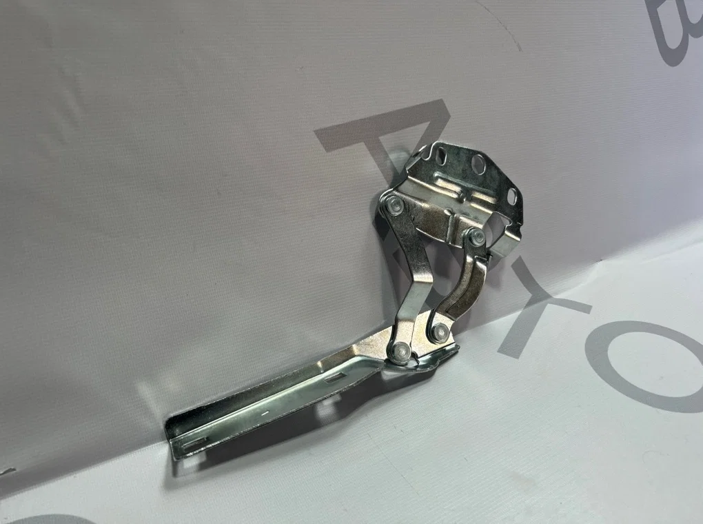 Петля капота левая Volkswagen Passat B6 2005-2011 - миниатюра 3