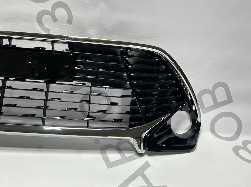 Решетка в бампер центральная Toyota Camry 55 - миниатюра 5