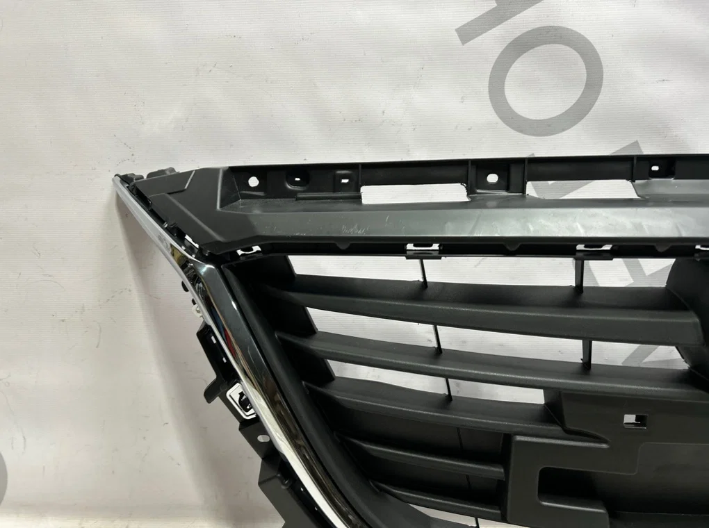 Решетка радиатора Mazda 3 BM/BN 2013-2015 - миниатюра 3