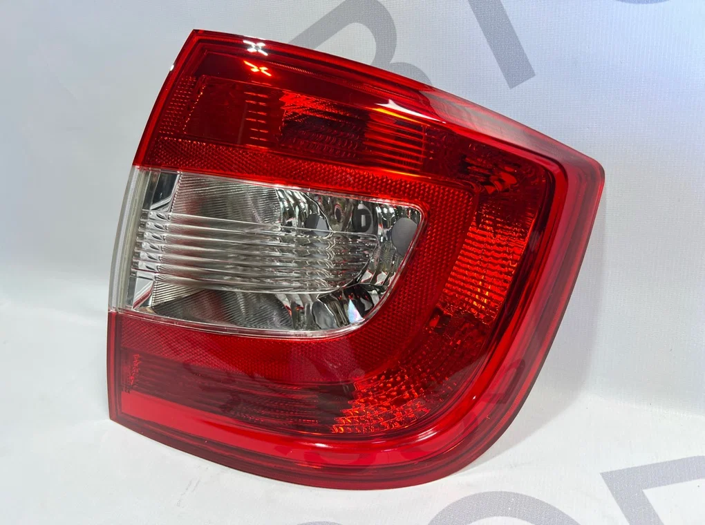 Фонарь задний правый Skoda Rapid 2012-2020 - миниатюра 3