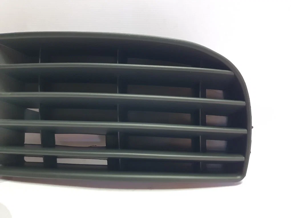 Заглушка бампера переднего левая Volkswagen Golf 5 - миниатюра 4