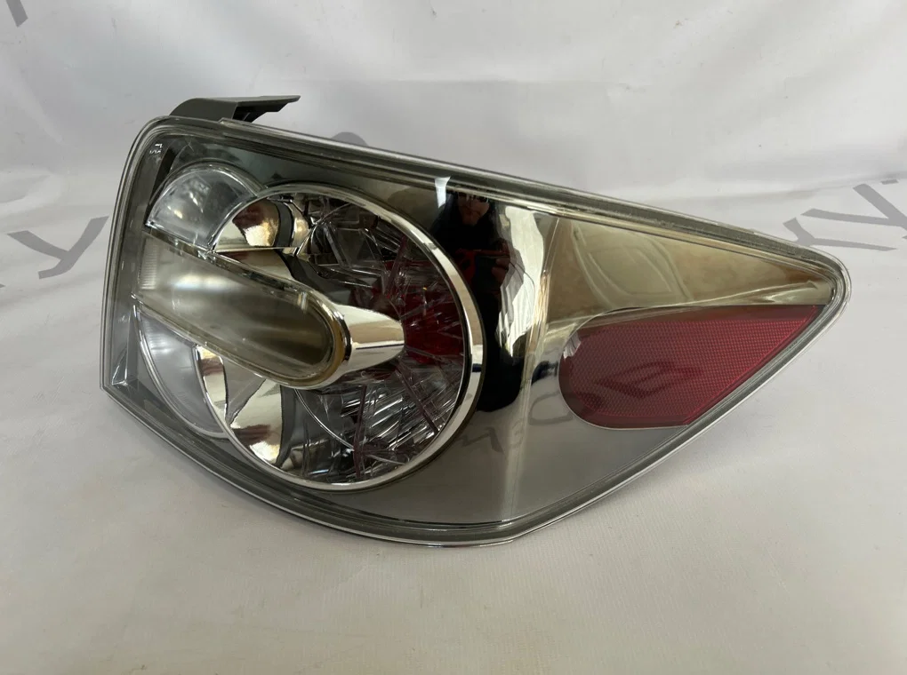 Фонарь задний правый Mazda CX-7 1 2006-2012 - миниатюра 2