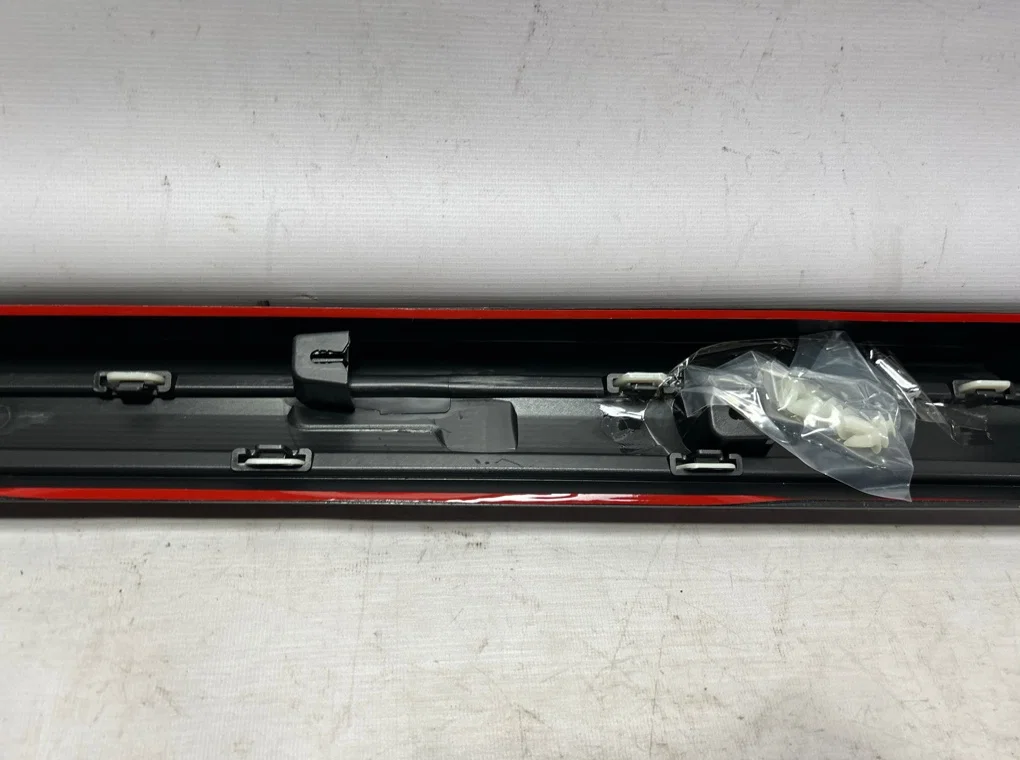 Молдинг двери передней левой Mitsubishi Outlander - миниатюра 8
