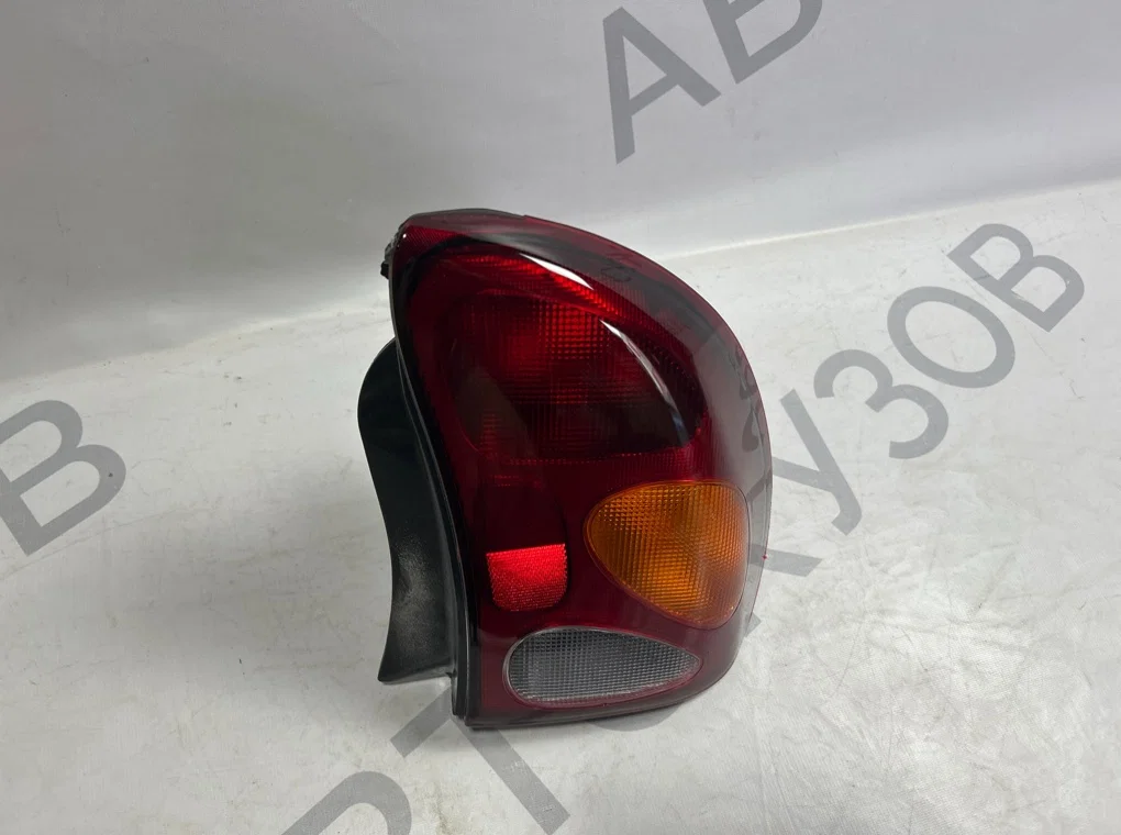 Фонарь задний правый Chevrolet Lanos 1998-2009 - миниатюра 2