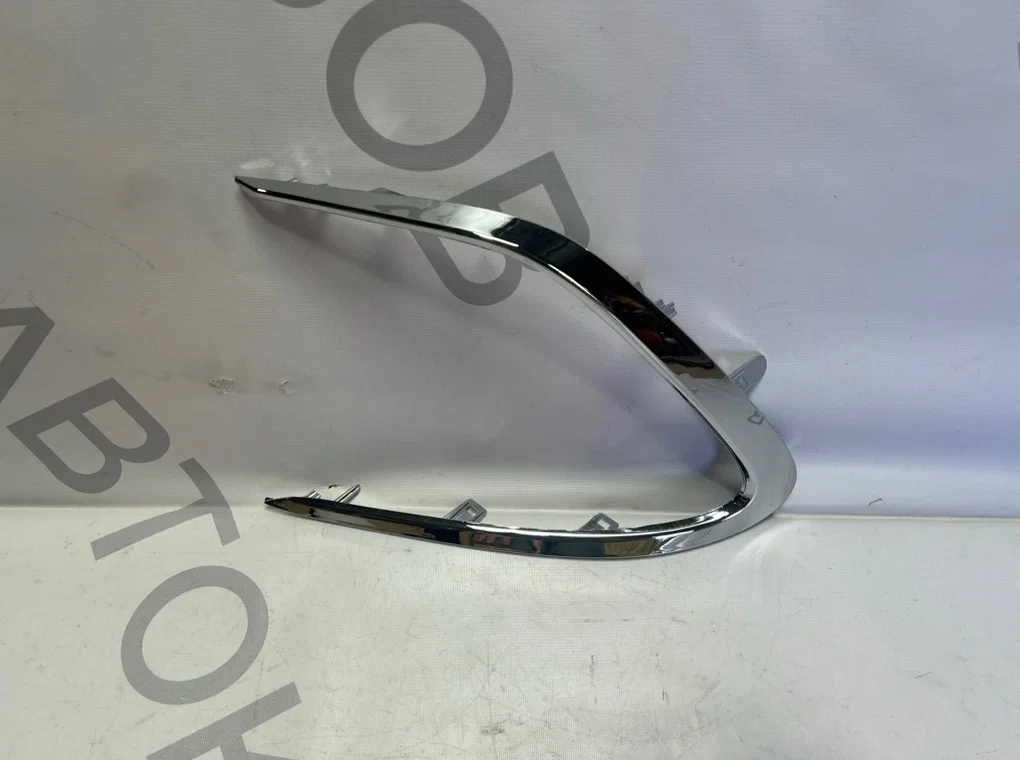 Молдинг бампера левый Toyota Camry 70 2021-2024 - миниатюра 2