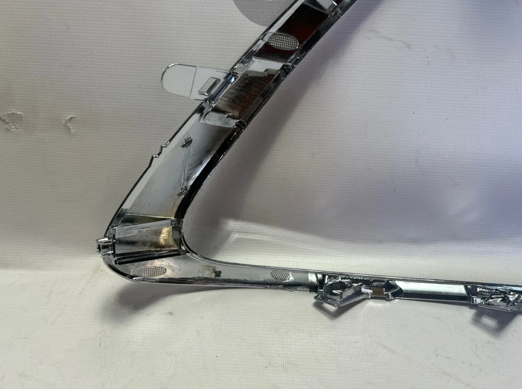 Молдинг бампера левый Toyota Camry 70 2021-2024 - миниатюра 8