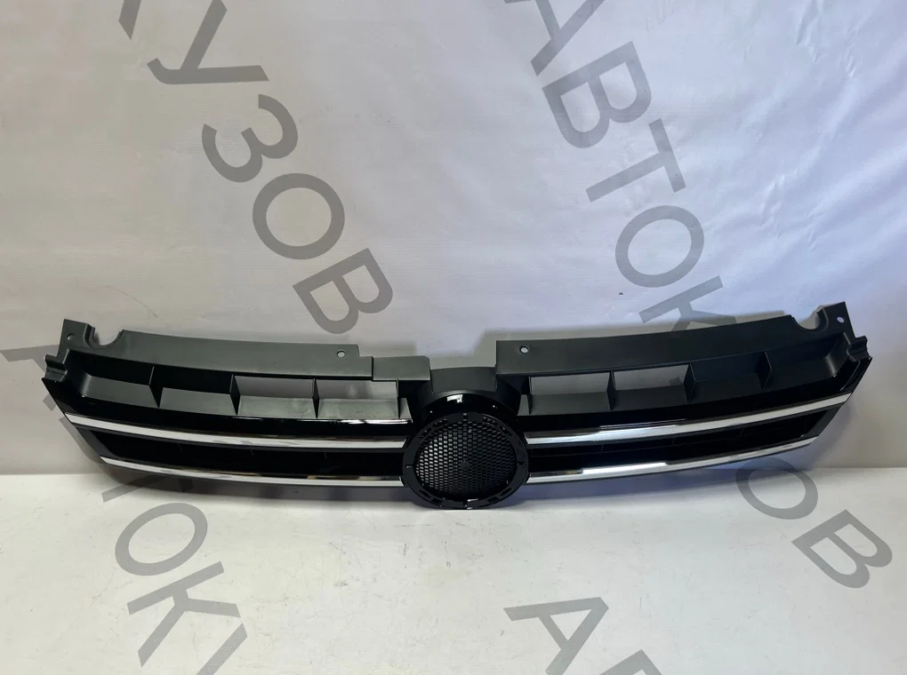 Решетка радиатора Volkswagen Touareg 2 2010-2015 - миниатюра 2