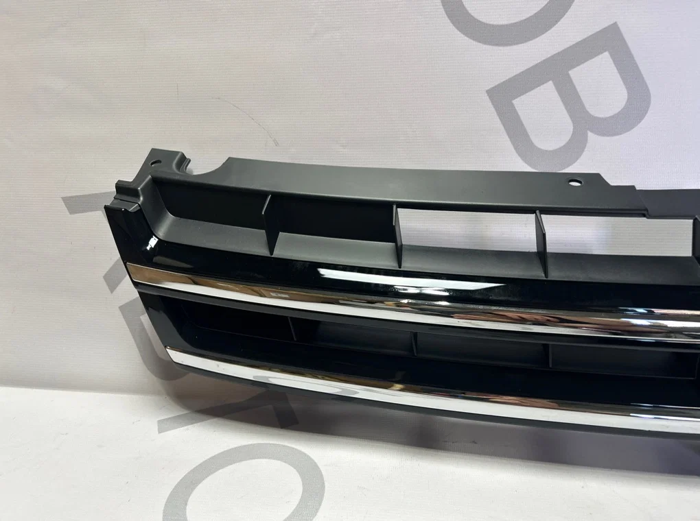 Решетка радиатора Volkswagen Touareg 2 2010-2015 - миниатюра 3