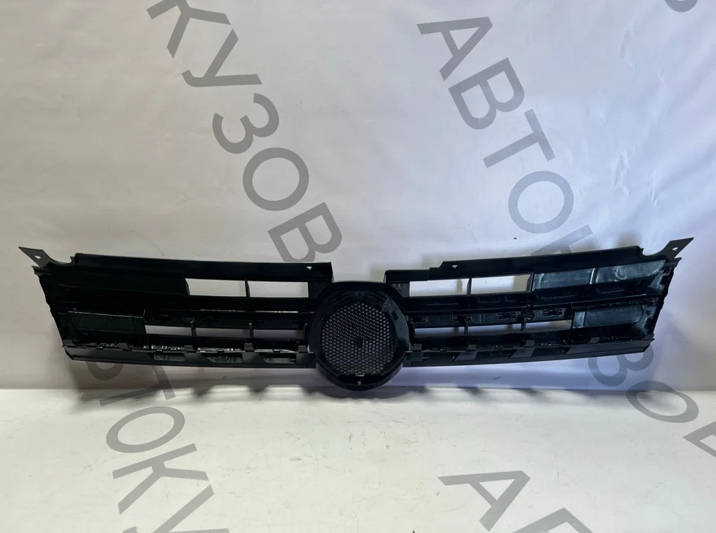 Решетка радиатора Volkswagen Touareg 2 2010-2015 - миниатюра 6