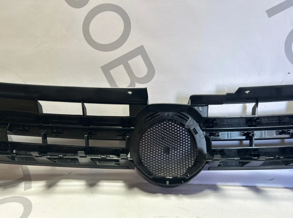 Решетка радиатора Volkswagen Touareg 2 2010-2015 - миниатюра 8