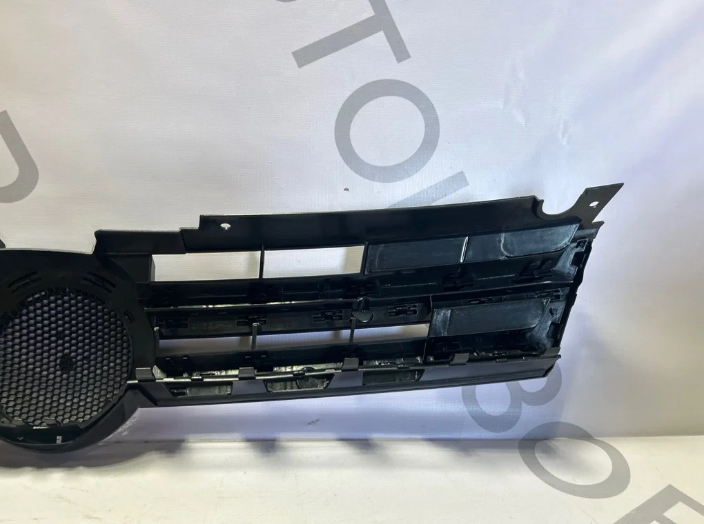 Решетка радиатора Volkswagen Touareg 2 2010-2015 - миниатюра 9