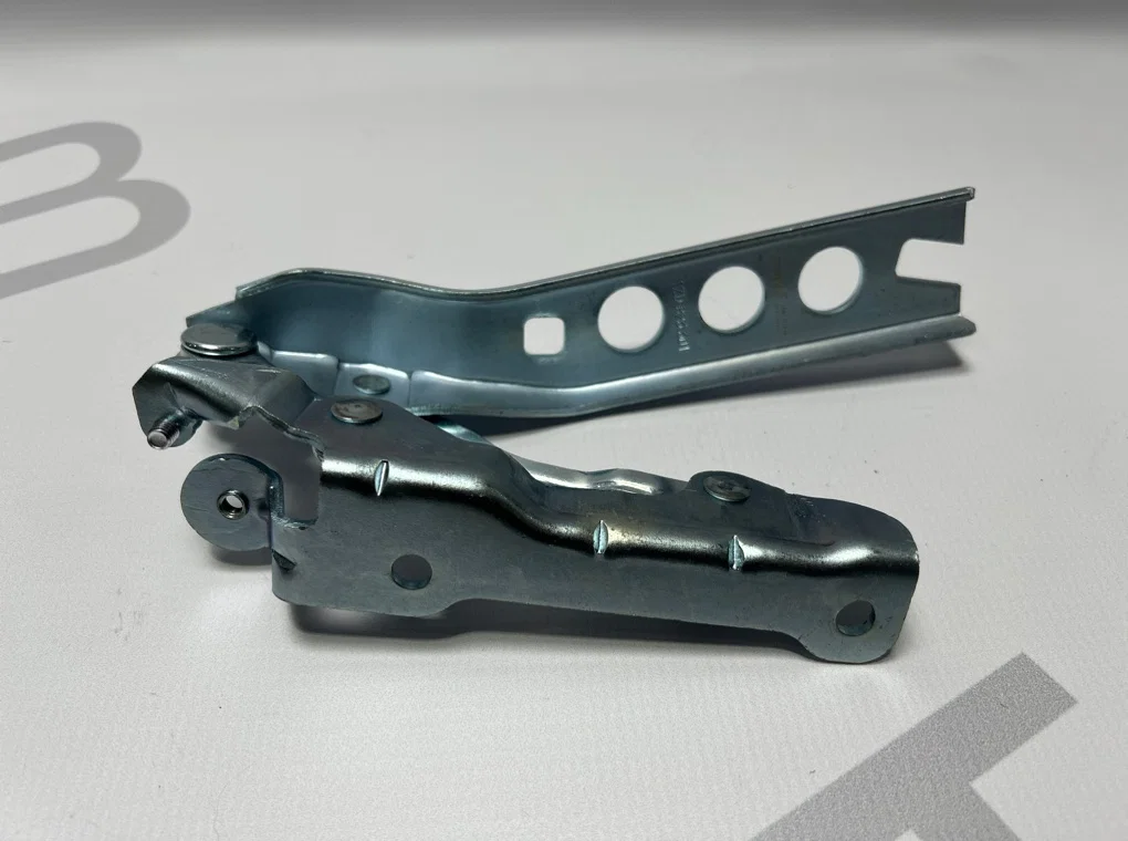 Петля капота левая Skoda Octavia A5 2004-2013 - миниатюра 5