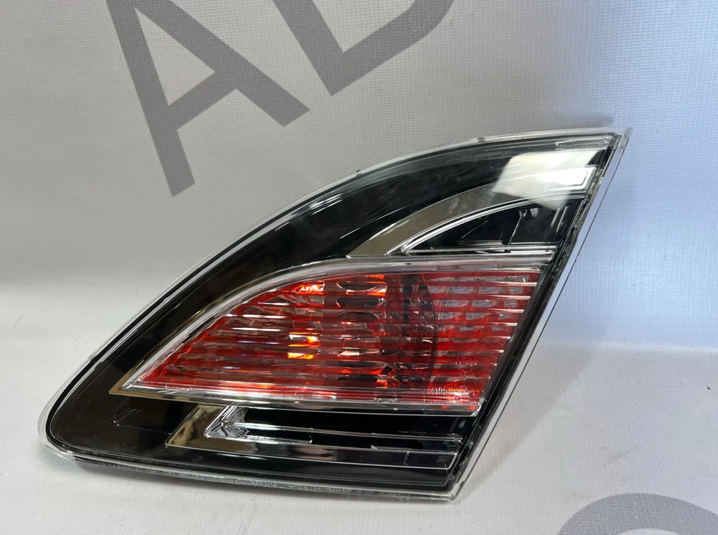 Фонарь задний правый внутренний Mazda 6 Sport GH