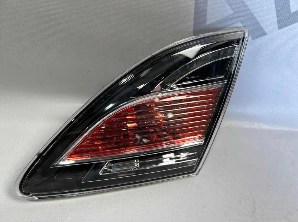 Фонарь задний правый внутренний Mazda 6 Sport GH - миниатюра 4