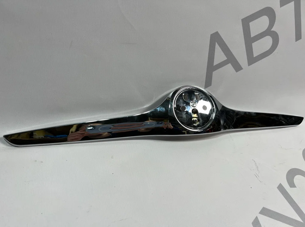 Молдинг капота Skoda Fabia 2 2007-2010 - миниатюра 3