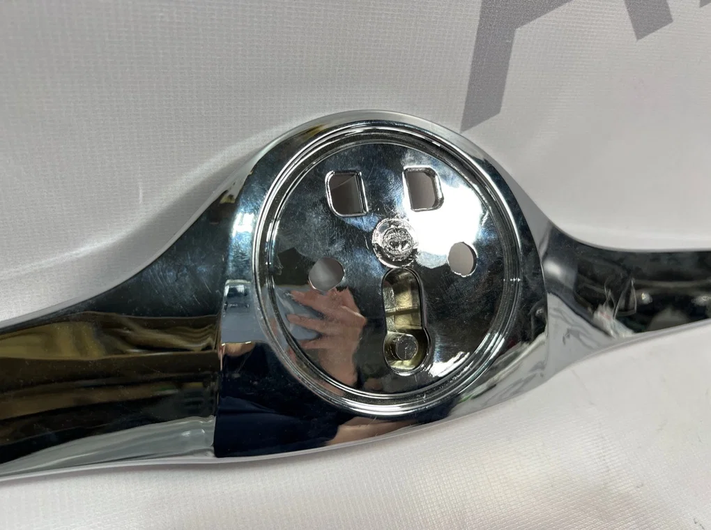 Молдинг капота Skoda Fabia 2 2007-2010 - миниатюра 5