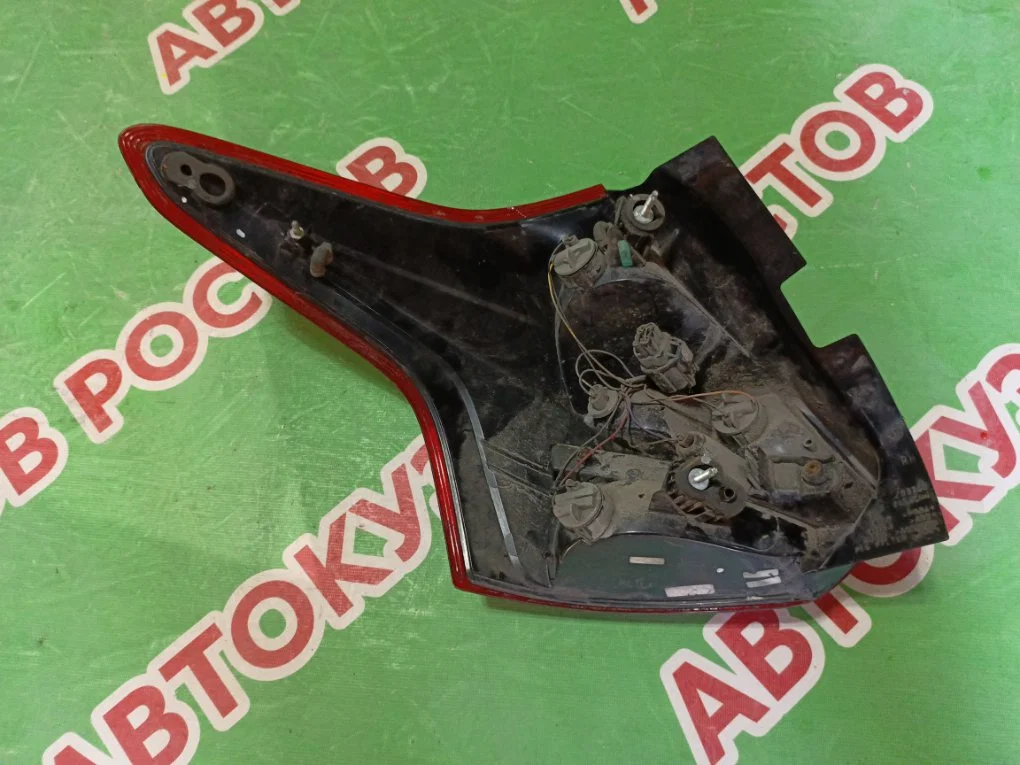 Фонарь задний правый Ford Focus 3 2011-2016 - миниатюра 6