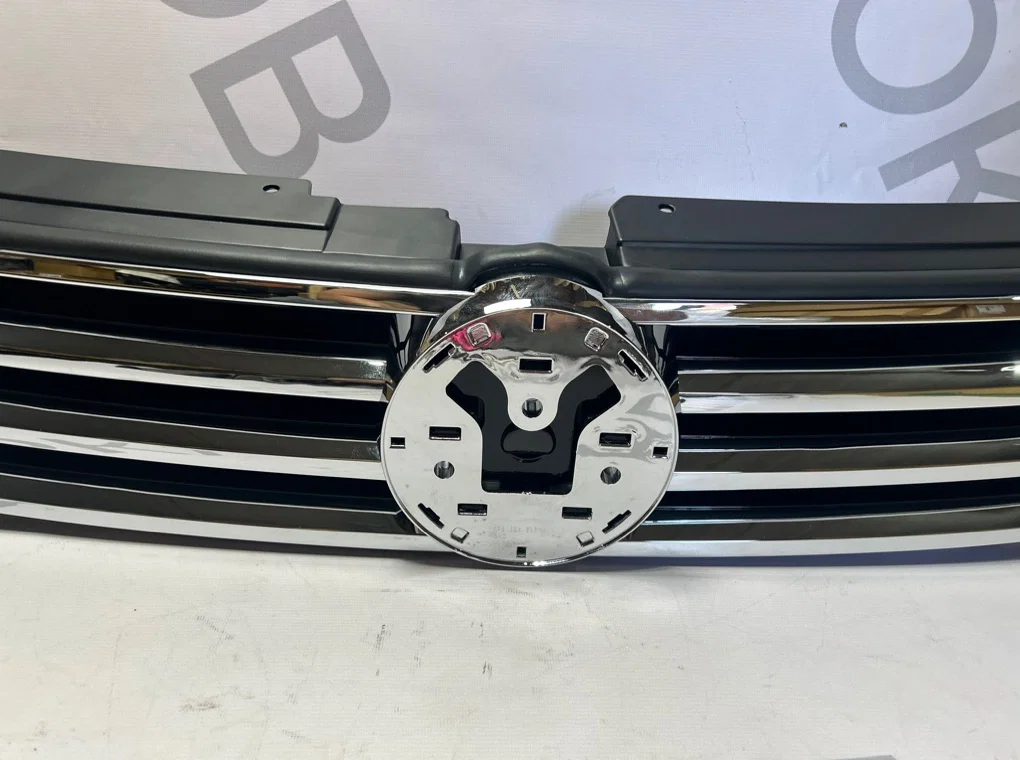 Решетка радиатора Volkswagen Touareg 2 2014-2018 - миниатюра 4