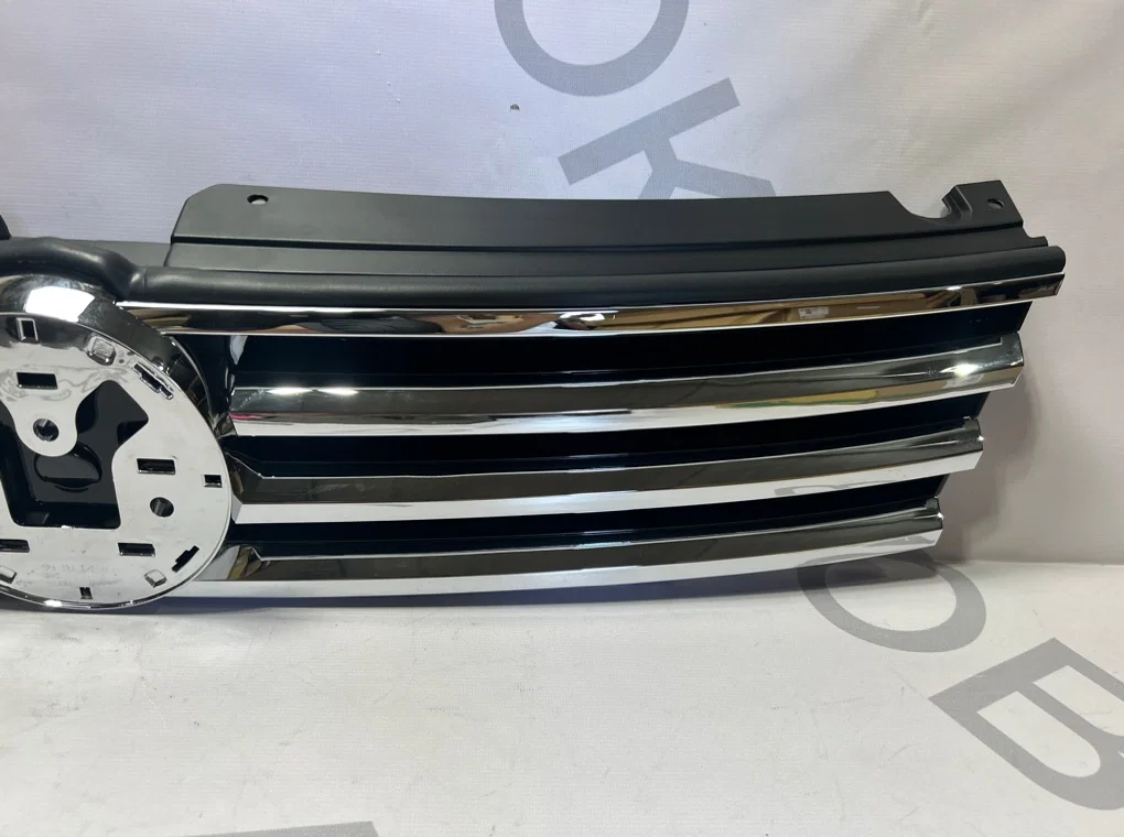 Решетка радиатора Volkswagen Touareg 2 2014-2018 - миниатюра 5