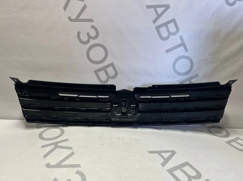 Решетка радиатора Volkswagen Touareg 2 2014-2018 - миниатюра 6