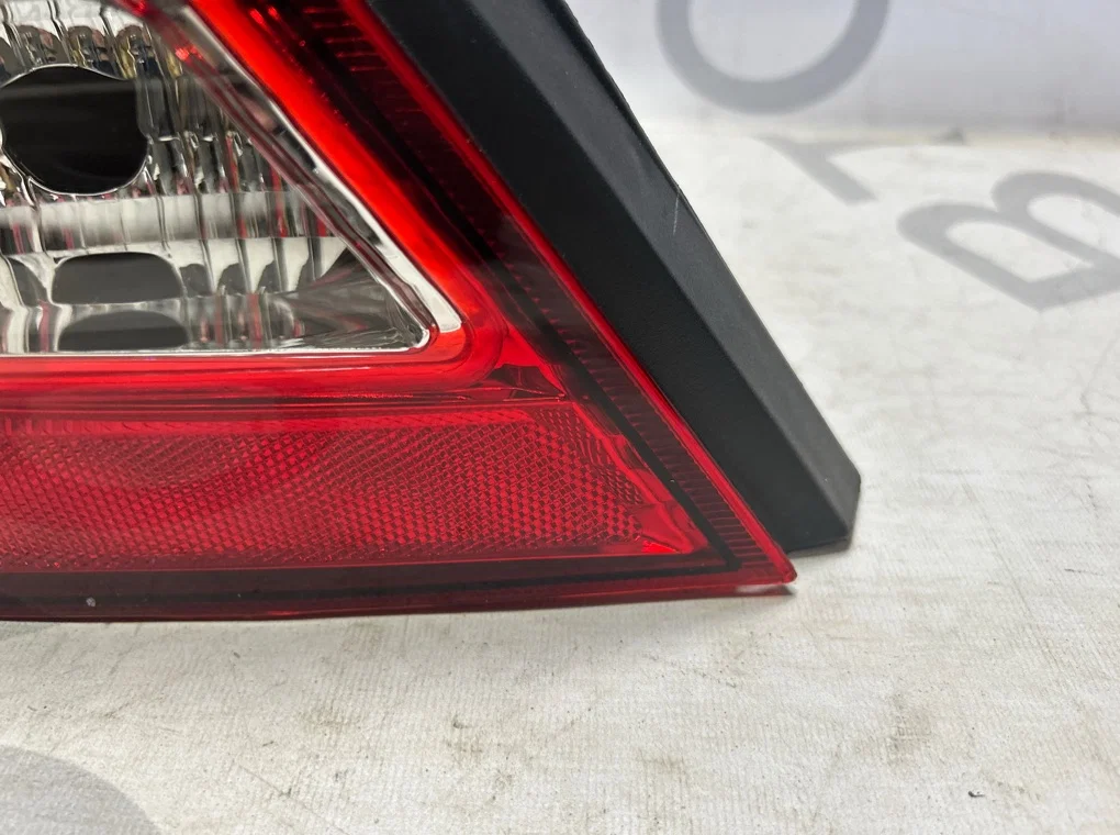 Фонарь задний левый Nissan Tiida C11 2007-2014 - миниатюра 3