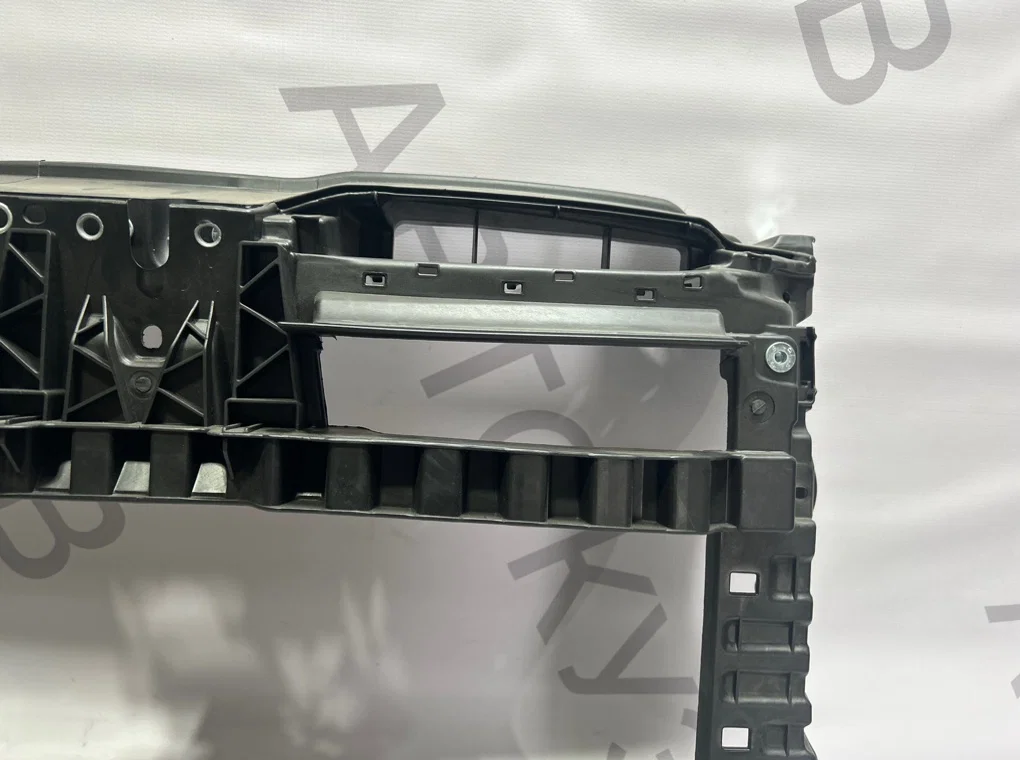 Панель передняя (телевизор) Volkswagen Golf 6 - миниатюра 4