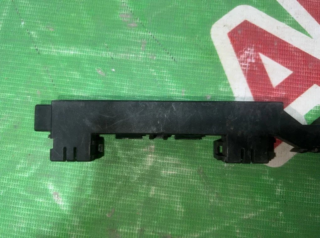 Крышка Ford Focus 2 2005-2008 - миниатюра 4
