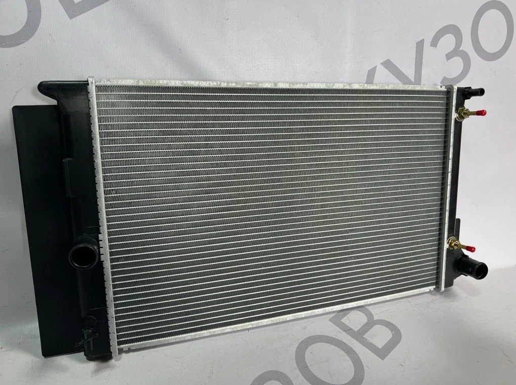 Радиатор охлаждения Toyota Corolla 150 2006-2013 - миниатюра 2