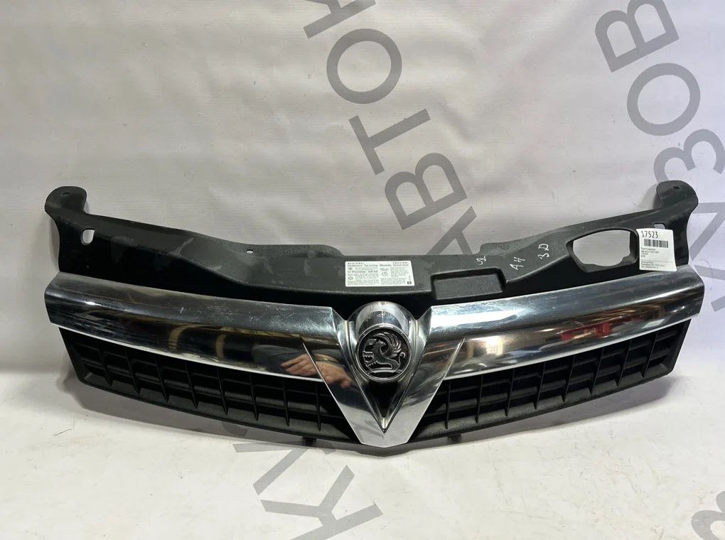 Решетка радиатора Opel Astra GTC H 3D 2003-2009