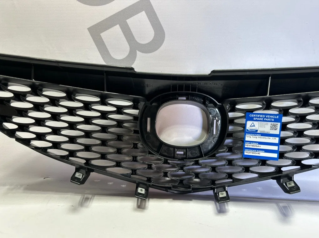 Решетка радиатора Mazda 3 BK 2003-2006 - миниатюра 8