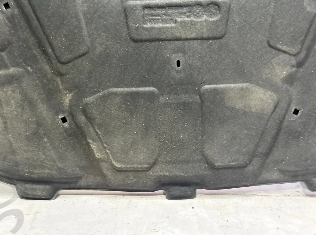 Шумоизоляция капота Audi A4 B8 2007-2015 - миниатюра 7