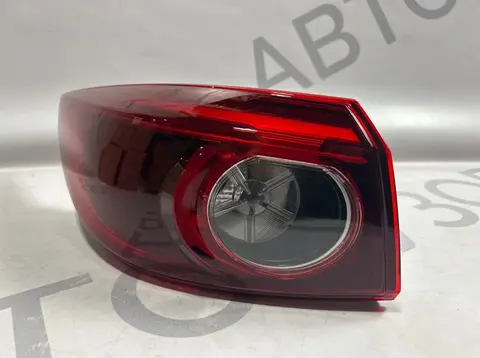 Фонарь задний левый наружный Mazda 3 3 BM/BN