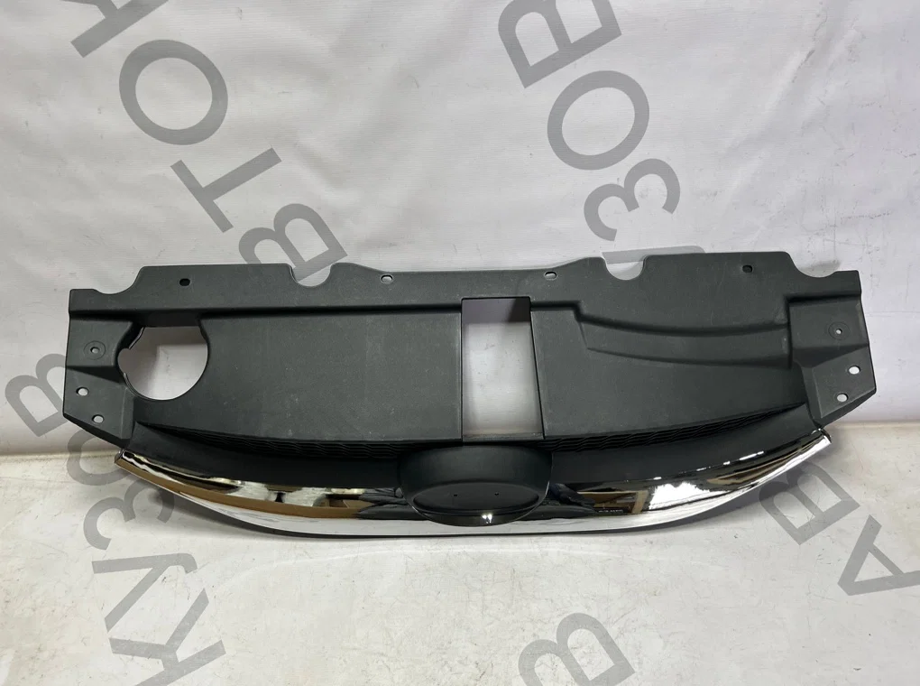 Решетка радиатора Hyundai IX35 3 2010-2015 - миниатюра 2