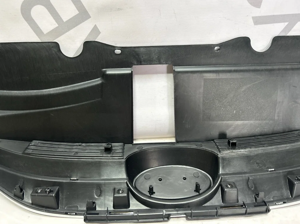 Решетка радиатора Hyundai IX35 3 2010-2015 - миниатюра 8