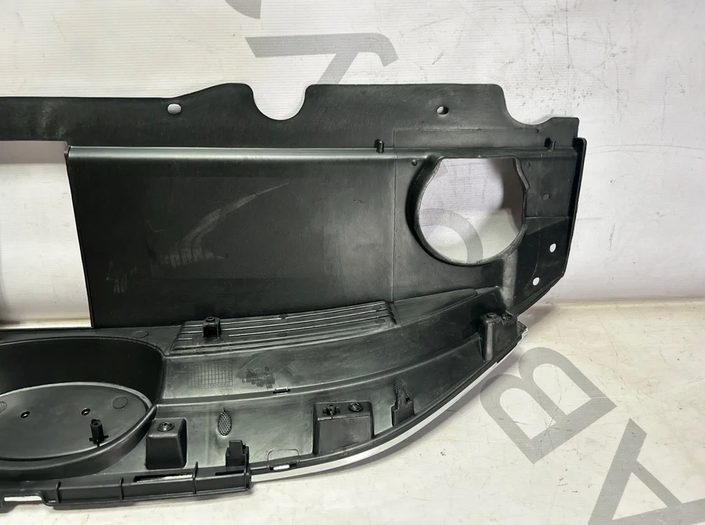 Решетка радиатора Hyundai IX35 3 2010-2015 - миниатюра 9