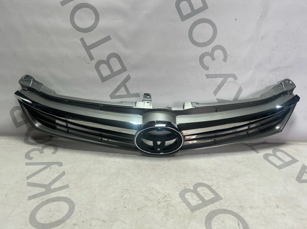 Решетка радиатора Toyota Camry V50/V55 2014-2017 - изображение 1
