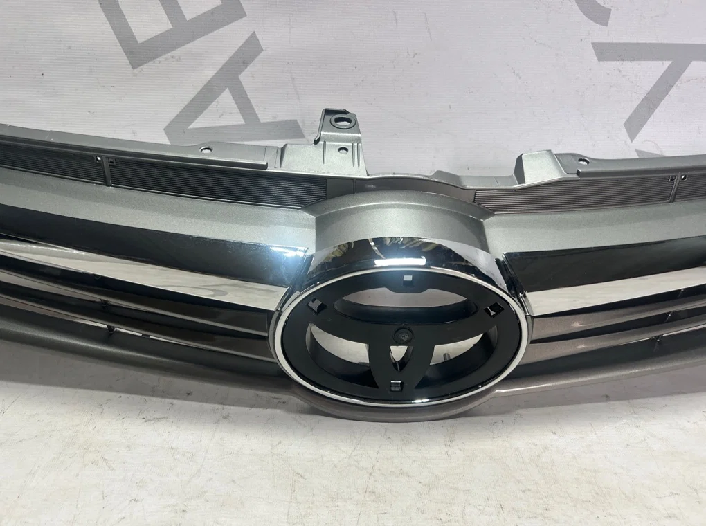 Решетка радиатора Toyota Camry V50/V55 2014-2017 - миниатюра 4