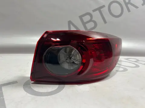 Фонарь задний правый наружный Mazda 3 3 BM/BN