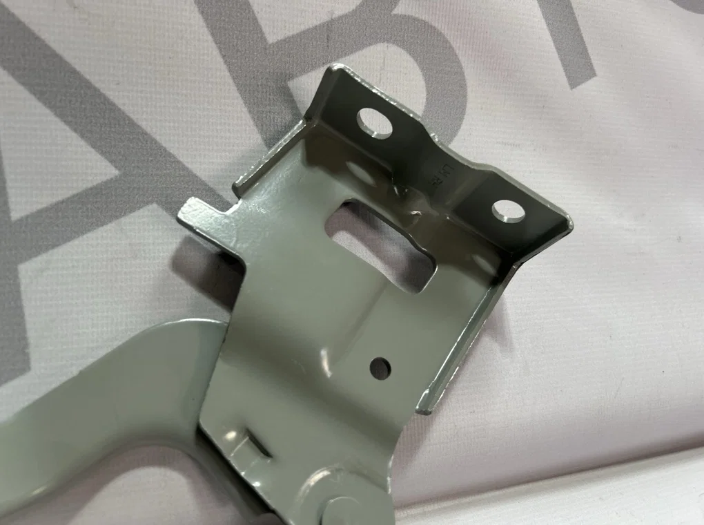 Петля капота правая Hyundai IX35 1 2010-2015 - миниатюра 2