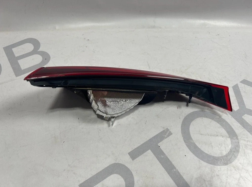 Фонарь задний правый внутренний Mazda 3 3 BM/BN - миниатюра 6