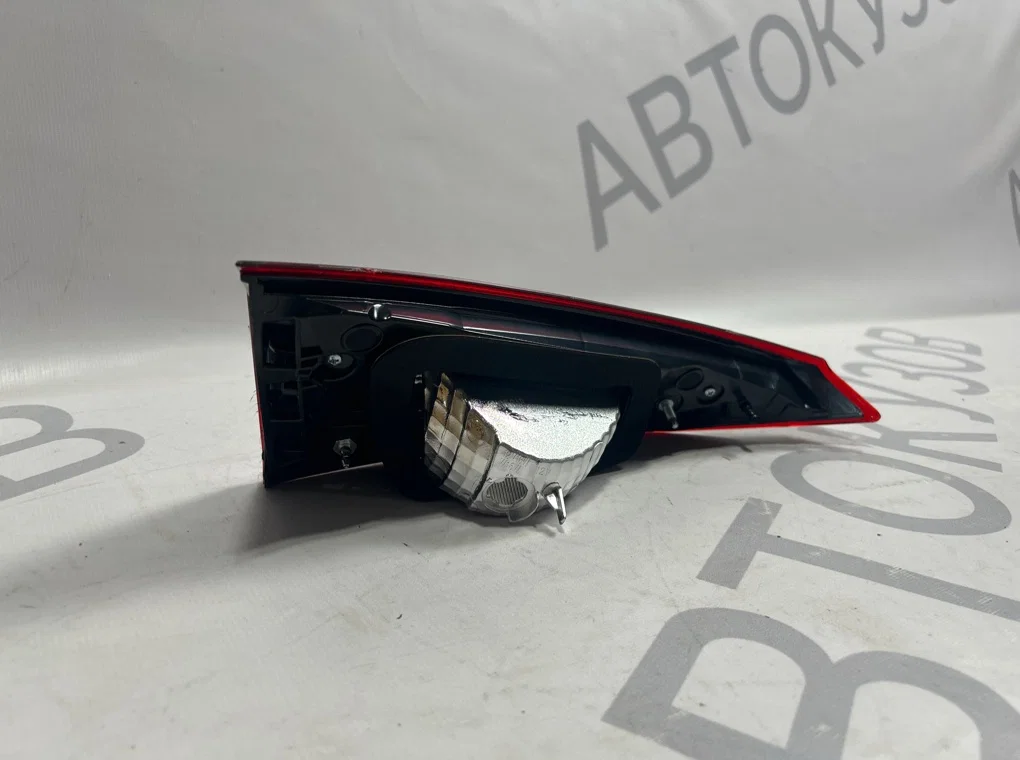 Фонарь задний правый внутренний Mazda 3 3 BM/BN - миниатюра 7